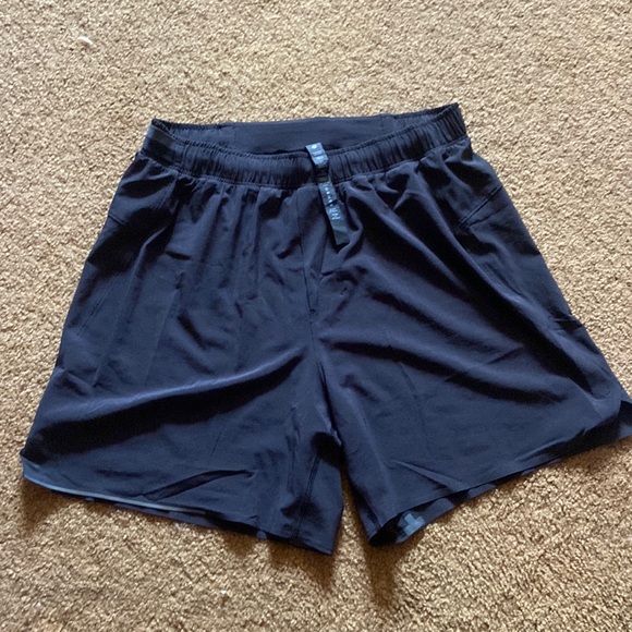 Mens Surge 6” black shorts - Picture 5 of 6